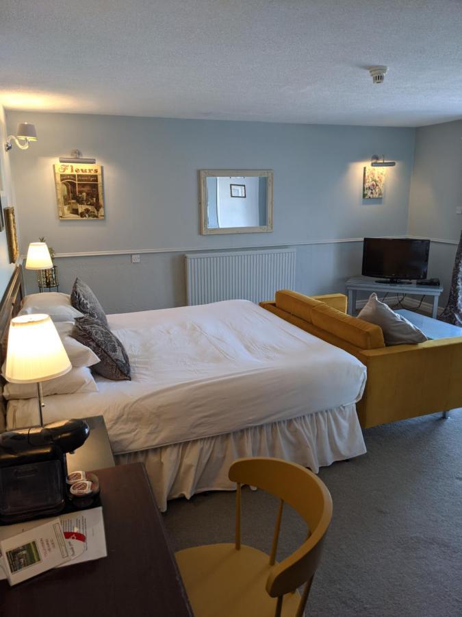 Manor Court Hotel Carnaby ภายนอก รูปภาพ