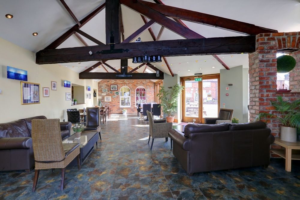 Manor Court Hotel Carnaby ภายนอก รูปภาพ