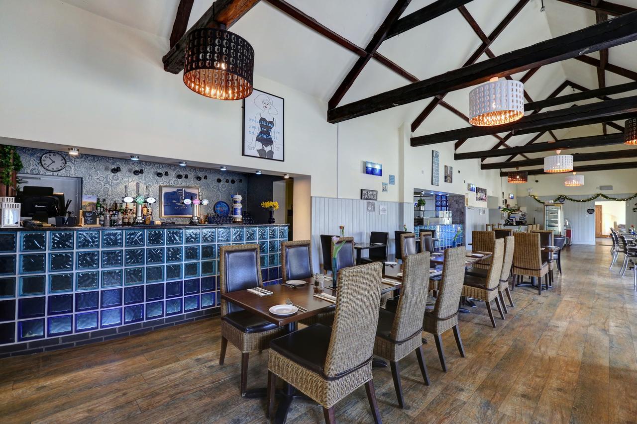 Manor Court Hotel Carnaby ภายนอก รูปภาพ
