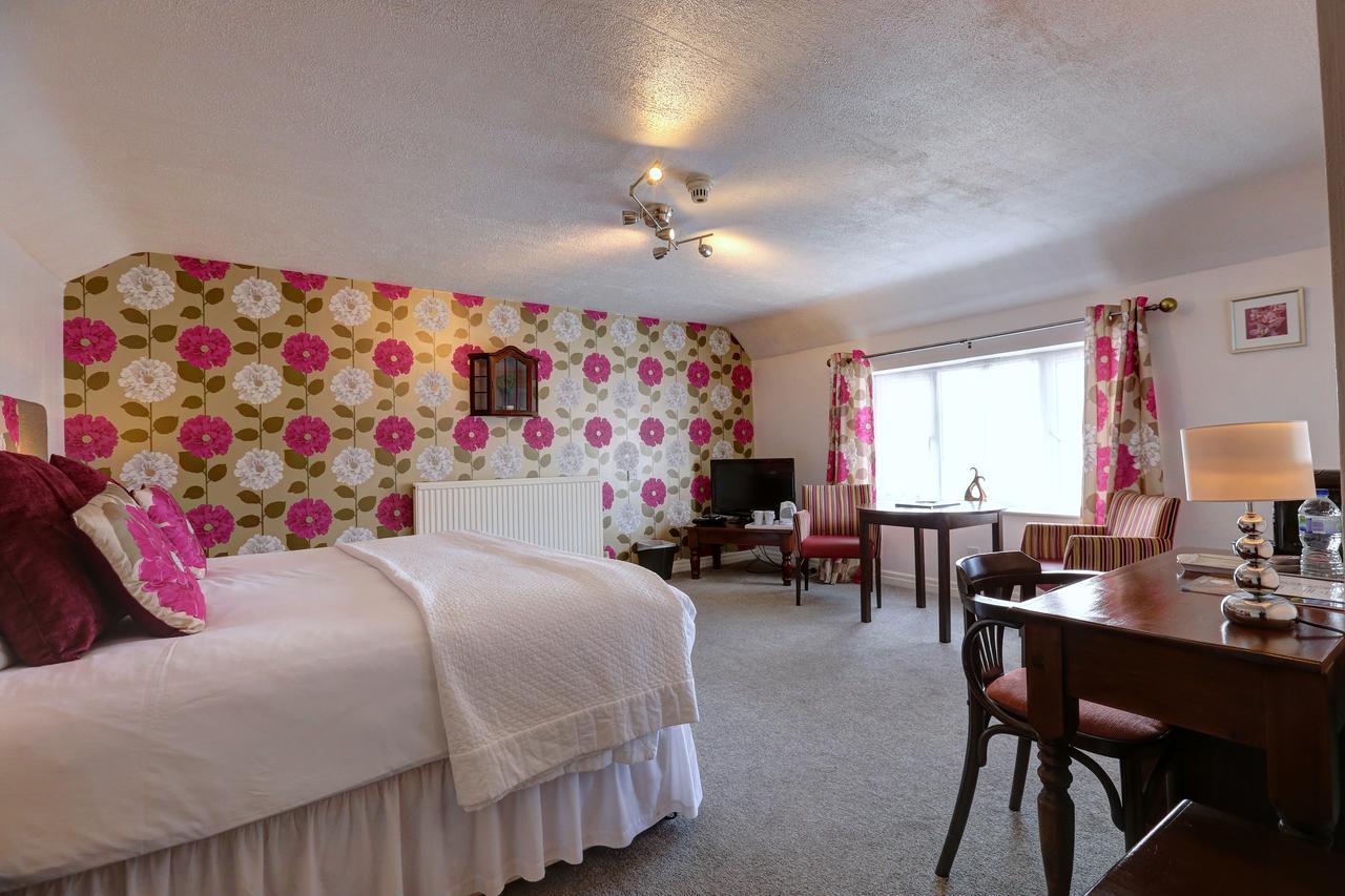 Manor Court Hotel Carnaby ภายนอก รูปภาพ