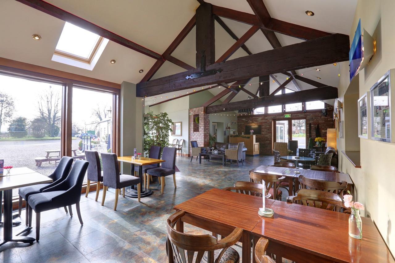 Manor Court Hotel Carnaby ภายนอก รูปภาพ